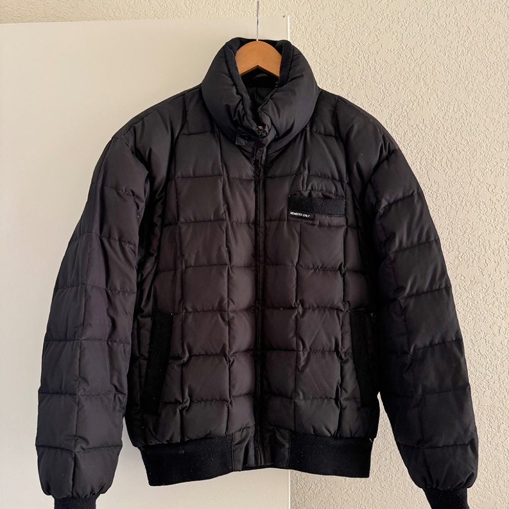 Members Only Black Quilted Duckdown Zip Up Jacket Size M